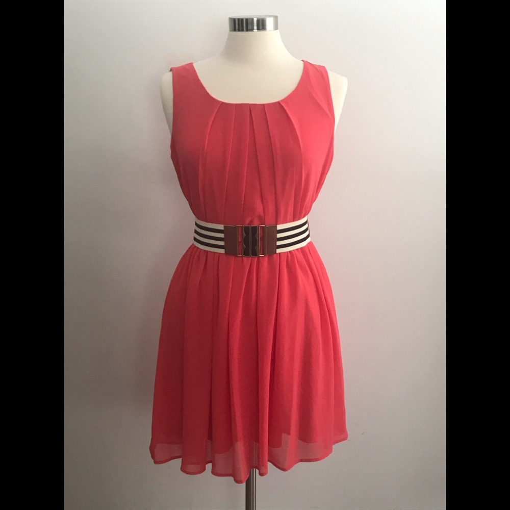 iZ Byer Coral Dress Size Large